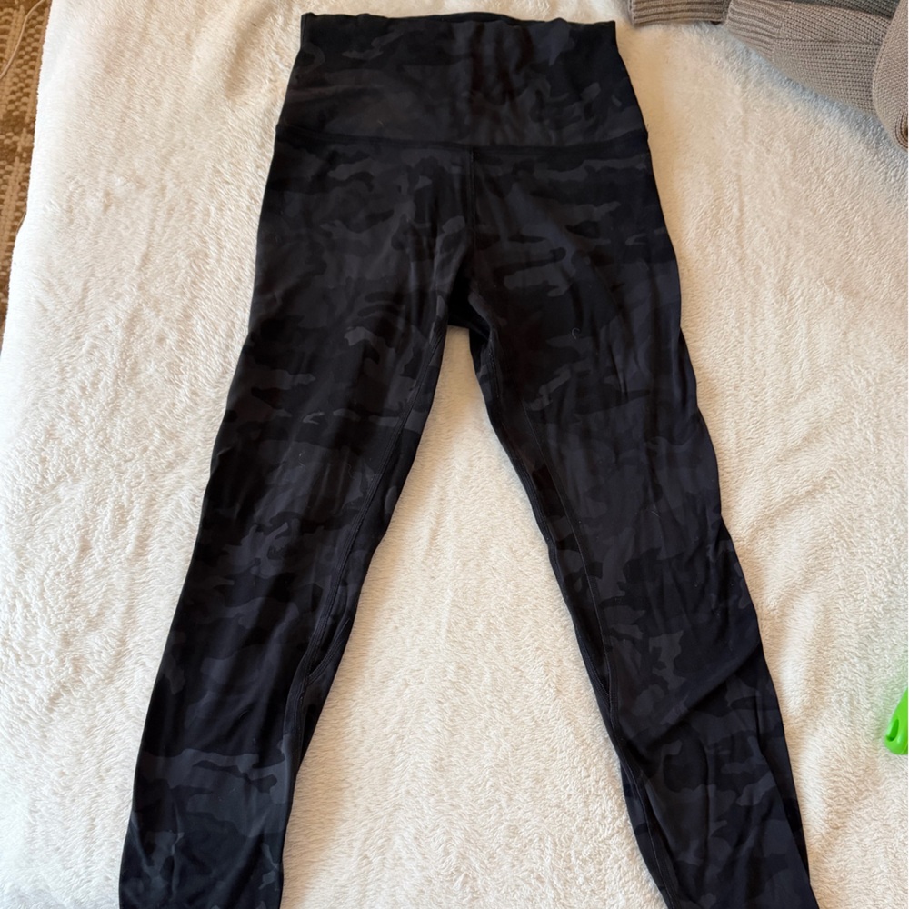 Lululemon camo black Leggings